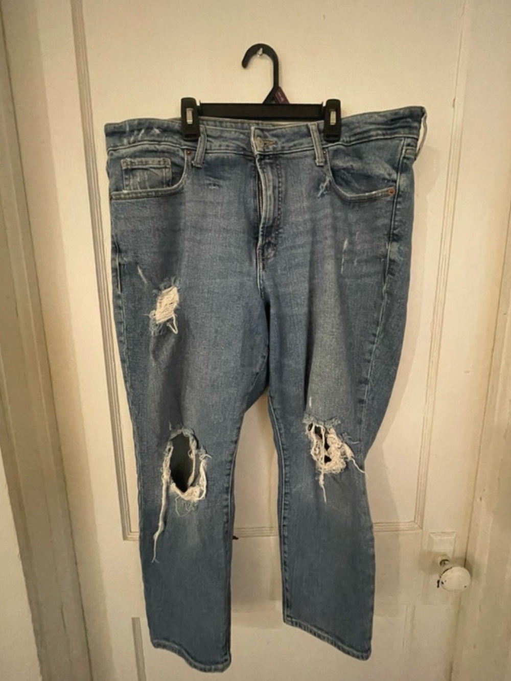 Old Navy Light Blue Straight Leg Women's Jeans with Knee Rips